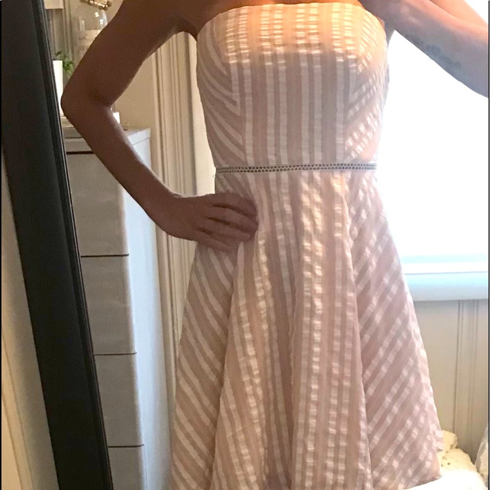NWOT!! Pink & white strapless dress💕